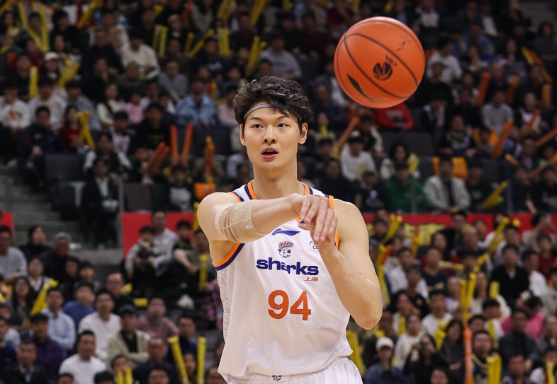 开云下载-上海狂胜2-0山东进四强：洛夫顿20+9+5 陈林坚21分王哲林14+6